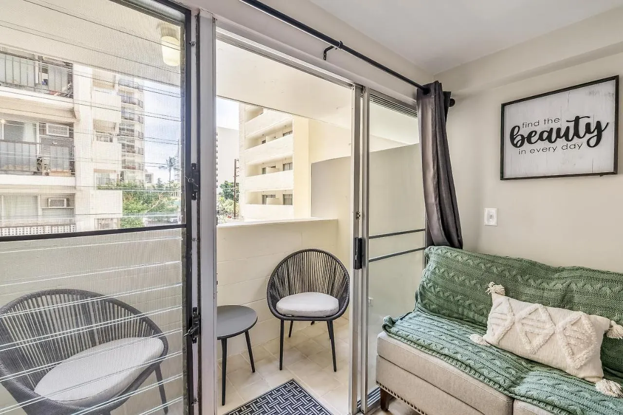 מלון דירות הונולולו Bright & Cozy Condo Unit With Balcony!