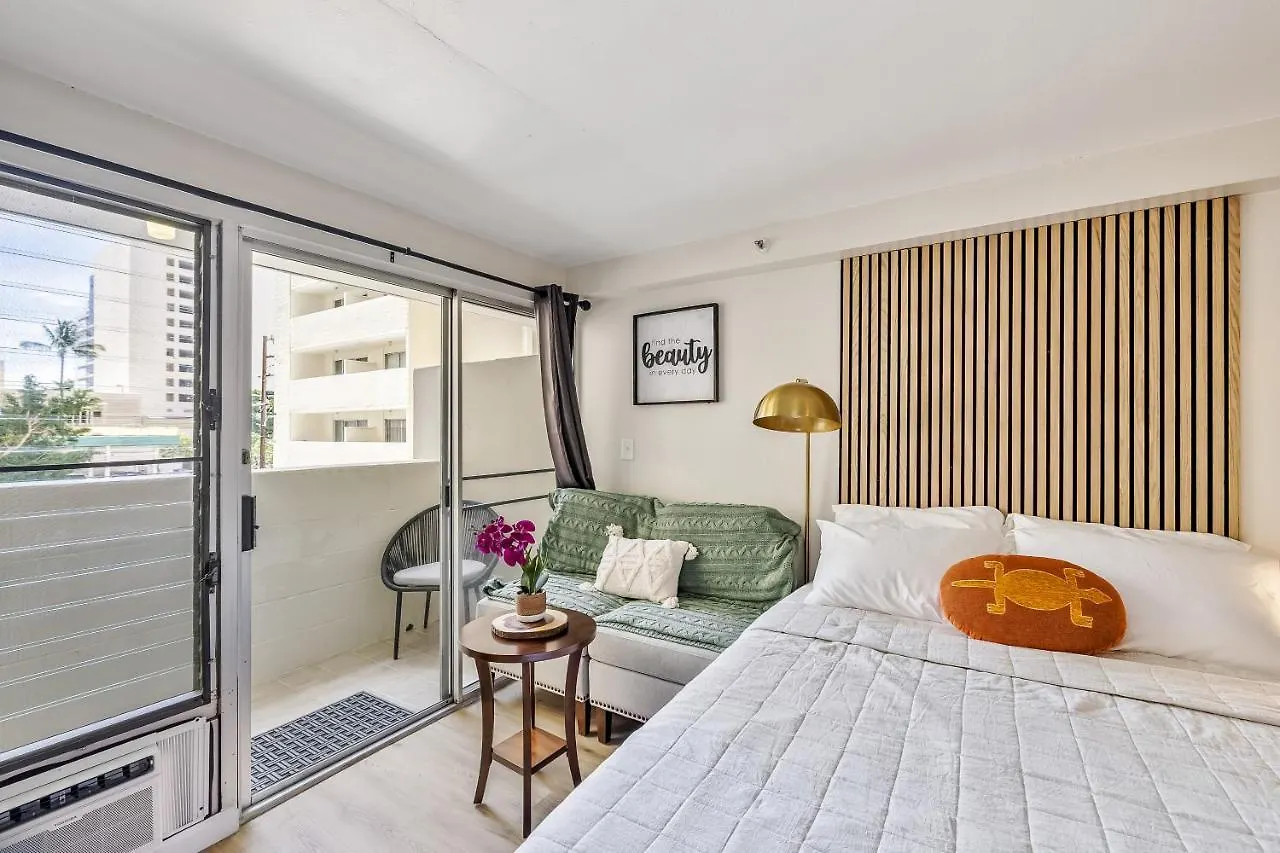 מלון דירות הונולולו Bright & Cozy Condo Unit With Balcony!